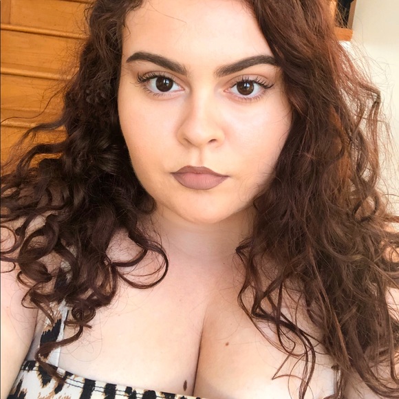 Meet your Posher, Jessica - Picture 1 of 1